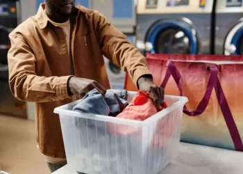 Tecnologia e sustentabilidade nas lavanderias profissionais e o futuro do serviço