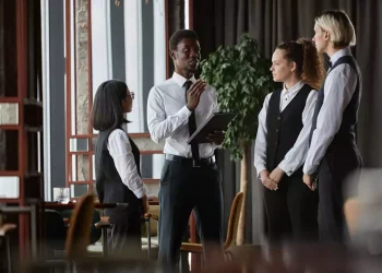 Trabalho intermitente: uma revolução silenciosa no setor de alimentação fora do lar