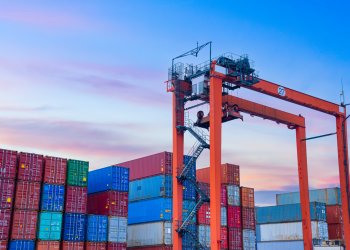 Tarifaço de Trump deve causar retração no PIB e queda de US$ 15 bi nas exportações