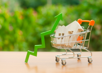 Inflação acima da meta e nova tarifa dos EUA elevam pressão sobre consumo