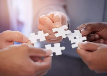 Relatório aponta que futuro do varejo exige integração entre metas globais e realidades locais