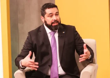 Pressionado, presidente dos Correios pede demissão; cargo é cobiçado por Alcolumbre