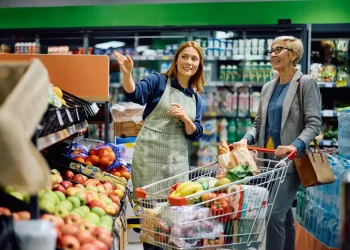 Nove em cada dez brasileiros fazem a compra do mês sempre no mesmo lugar
