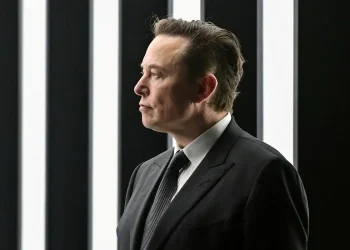 Elon Musk se torna a 1ª pessoa a acumular fortuna de US$ 500 bilhões